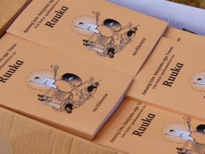 Luke books photo400x300.jpg Luke books photo400x300.jpg